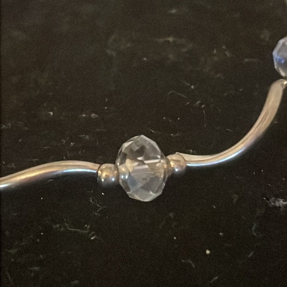 7” twisted silver tone link stackable stretch bracelet with 5 light blue beads - Picture 4 of 11